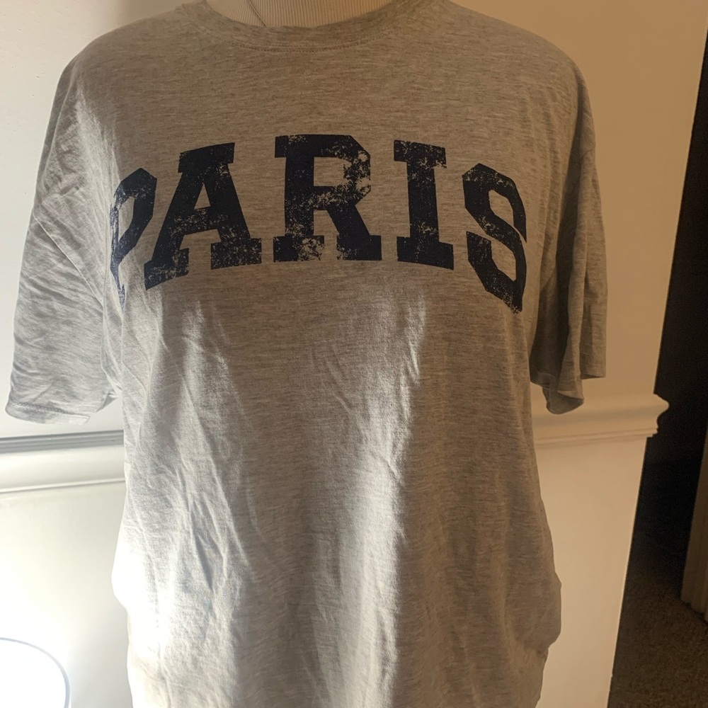 H&M Gray T-Shirt with Navy Paris Graphic